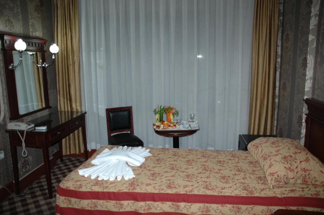 Kecik Hotel Istanbul Exterior photo
